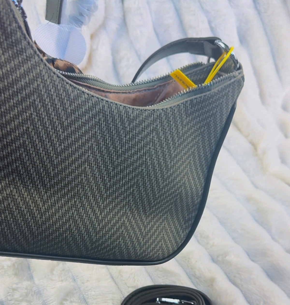 Olive Green Textured Fabric Bag | LARYZ Everyday - 022 | Medium