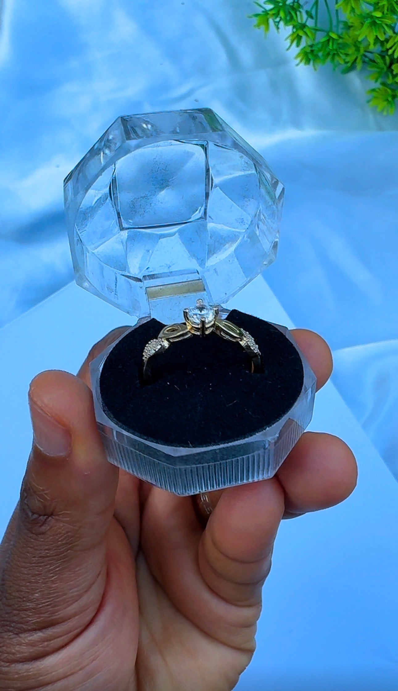 18K Solid Gold Engagement Ring For Women | Size 8 | 2.1g