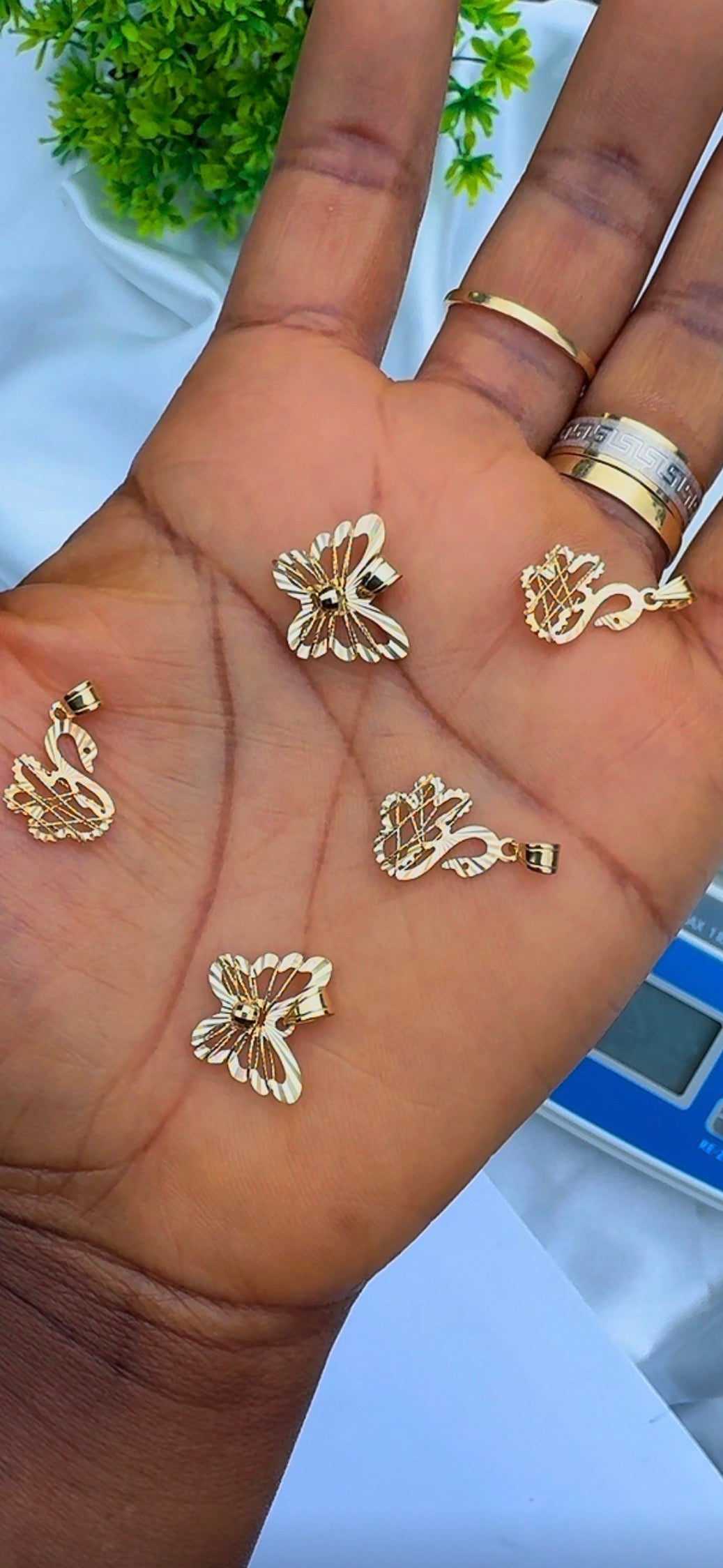 Dellap 18ct Real Gold Chain Pendant (Butterfly)