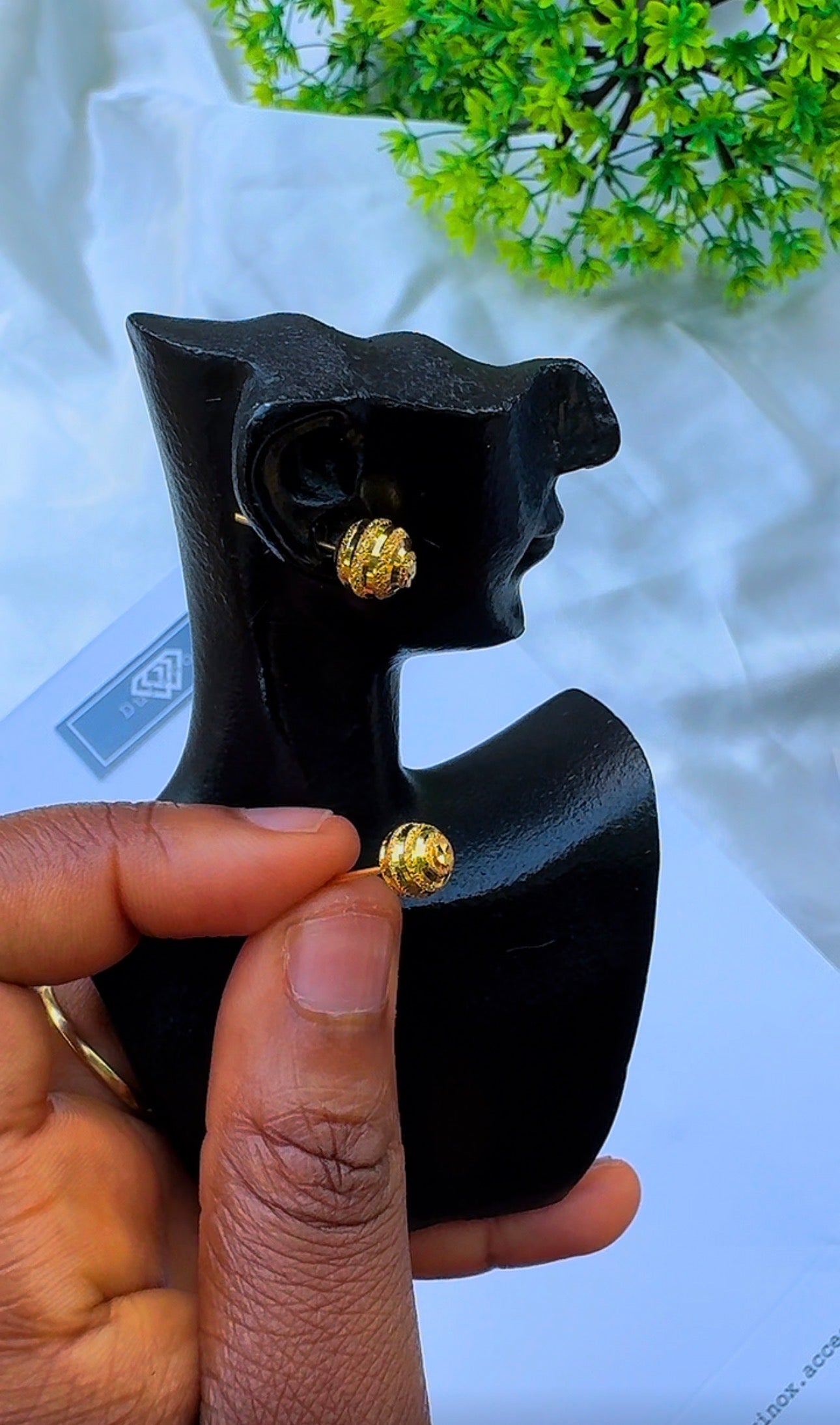 21 Karat Solid Gold Ball Stud Earrings | 1.8g & 2.0g | 3 Different Designs