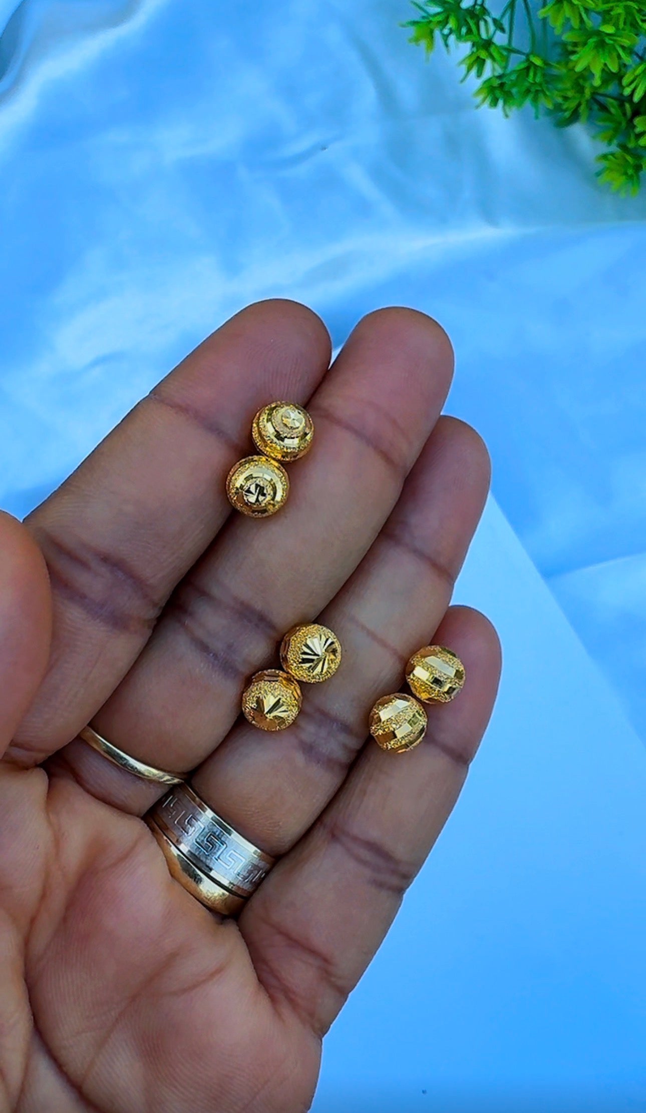 21 Karat Solid Gold Ball Stud Earrings | 1.8g & 2.0g | 3 Different Designs