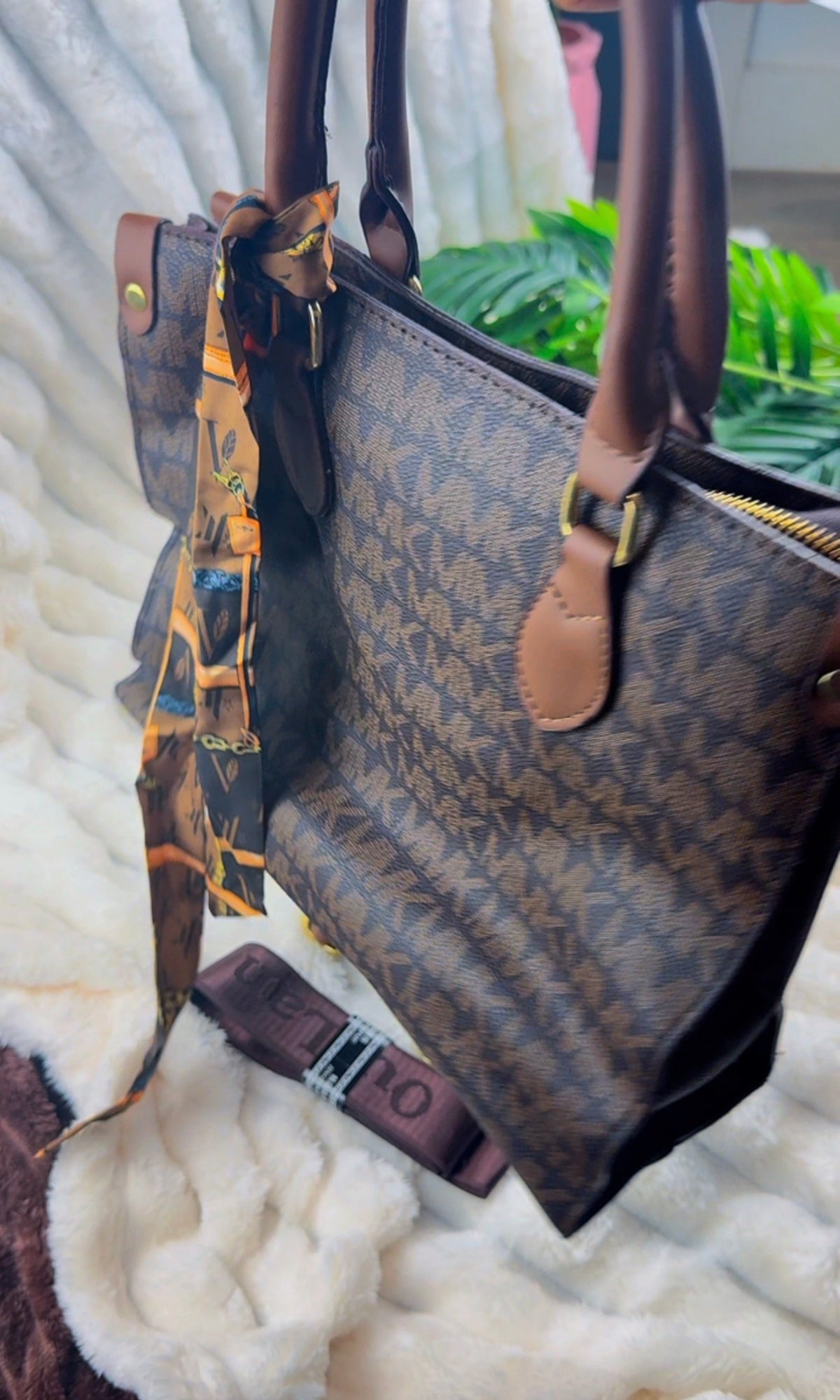Women's Brown Monogram Pattern Tote Bag  | LARYZ Everyday 042 | Big