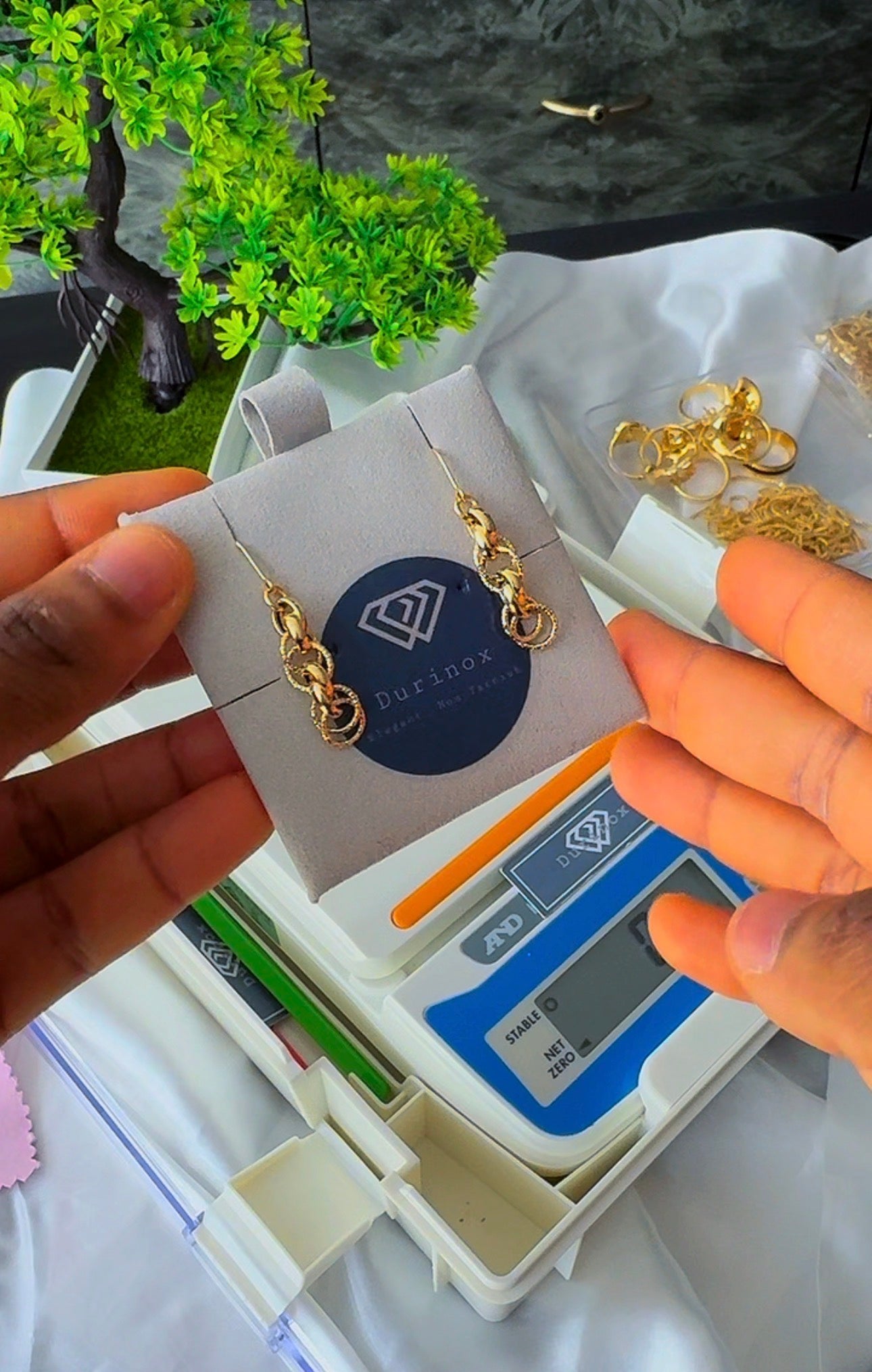 18 Karat Solid Gold Drop Earrings | Multitone & Yellow Gold