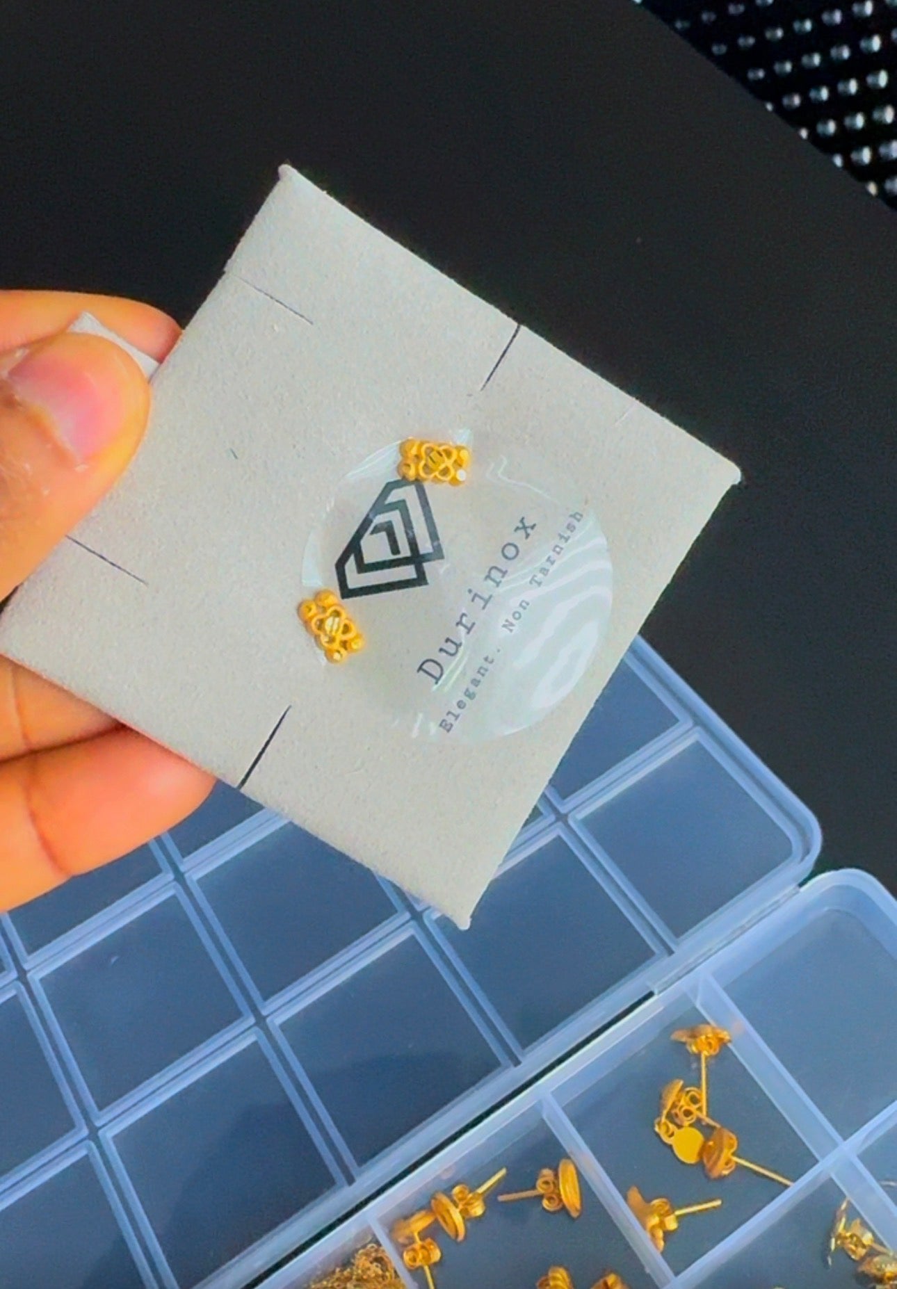 Diiga 21 Karat Real Gold Stud Earrings