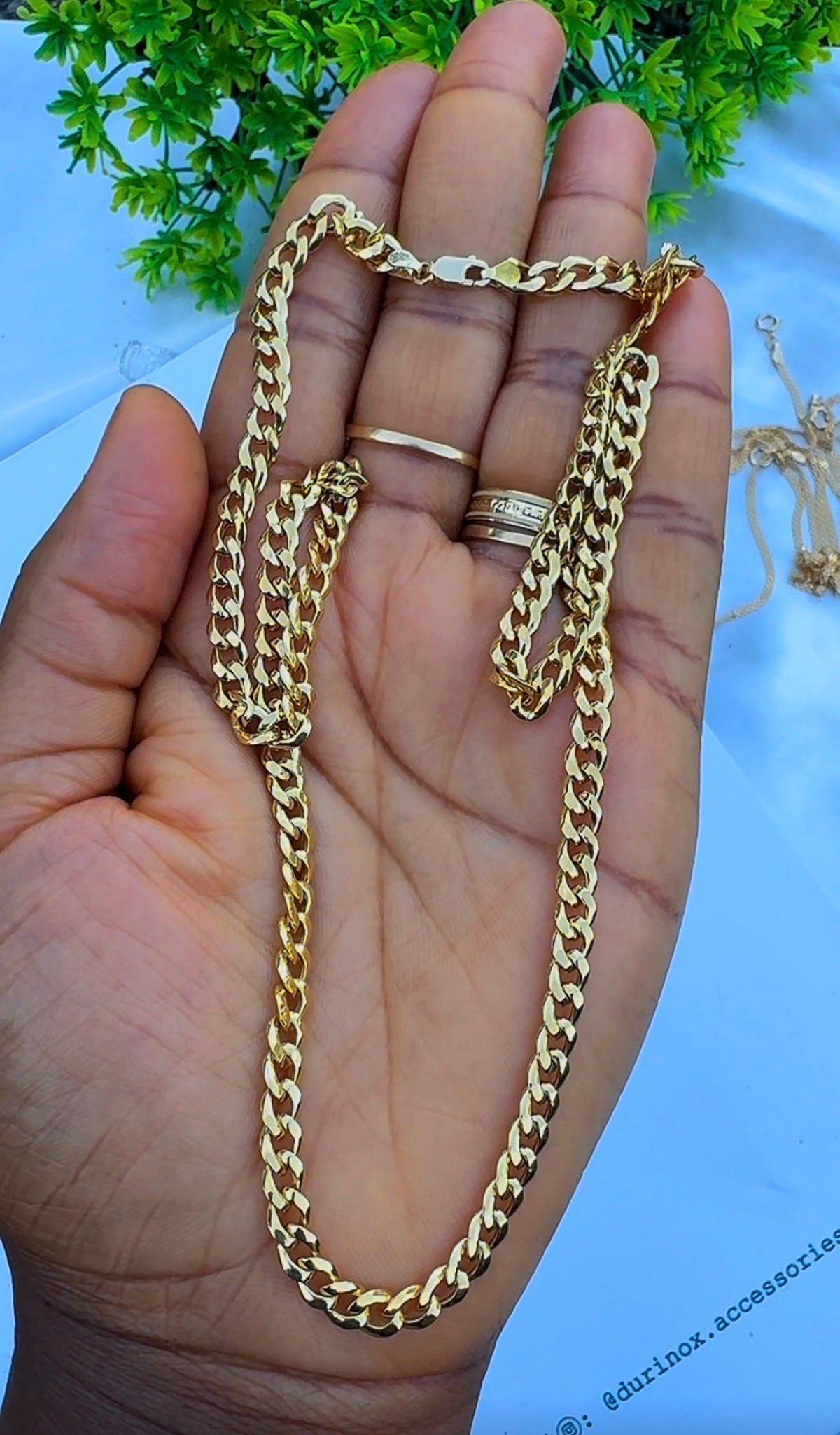 18K Solid Gold Cuban Chain Necklace Unisex | 22 Inches | 6.6g