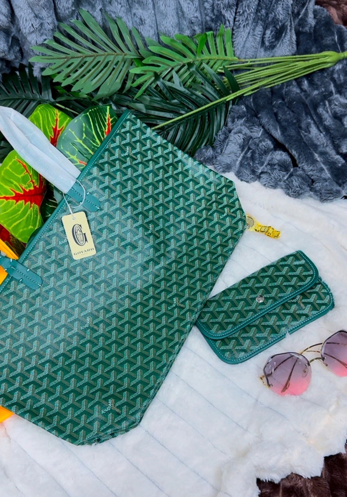 The Green G Patterned Tote Bag with Extra Pouch LASi020