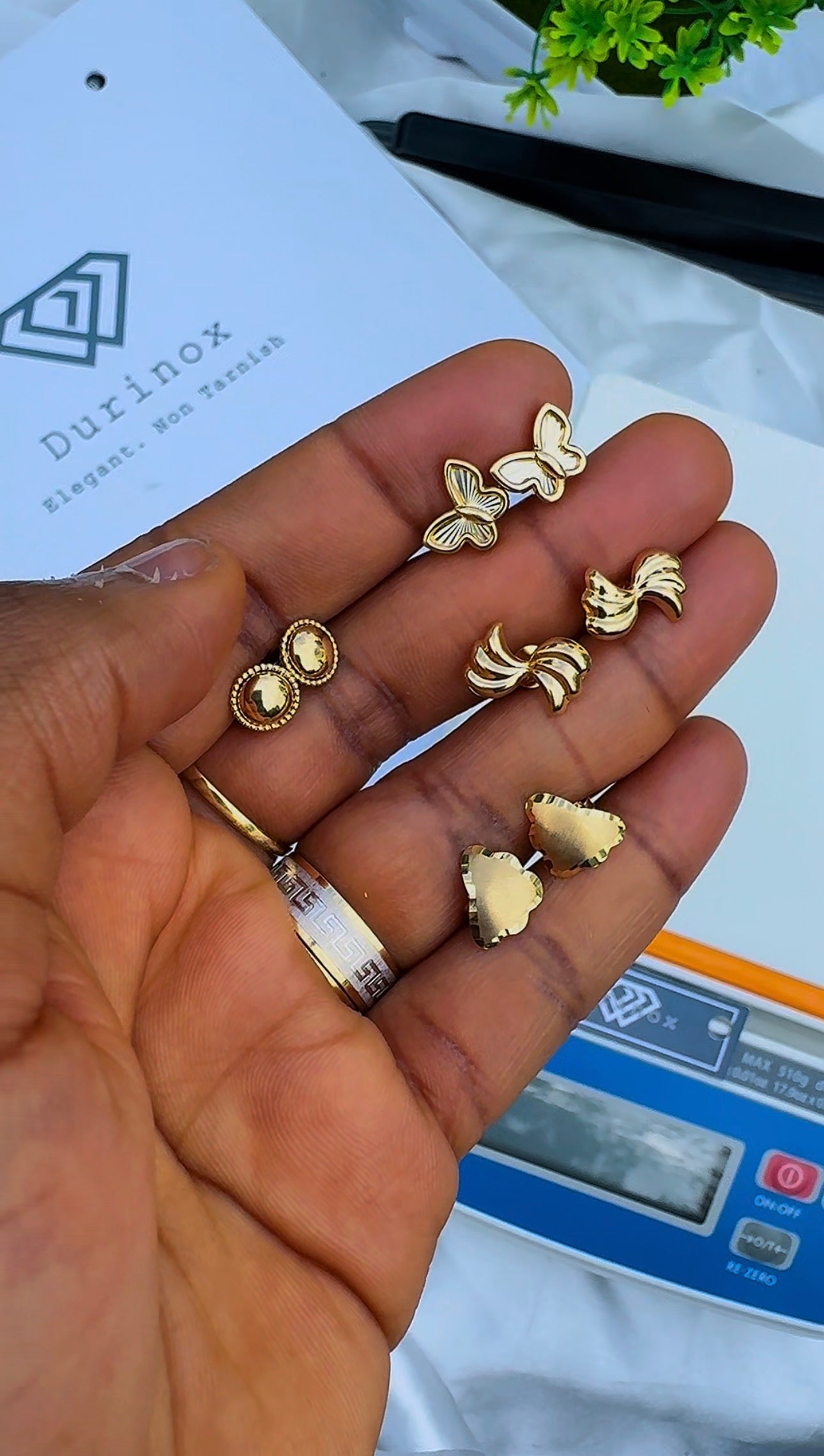 18ct Solid Gold Shiny Ball Stud Earrings 1.1g