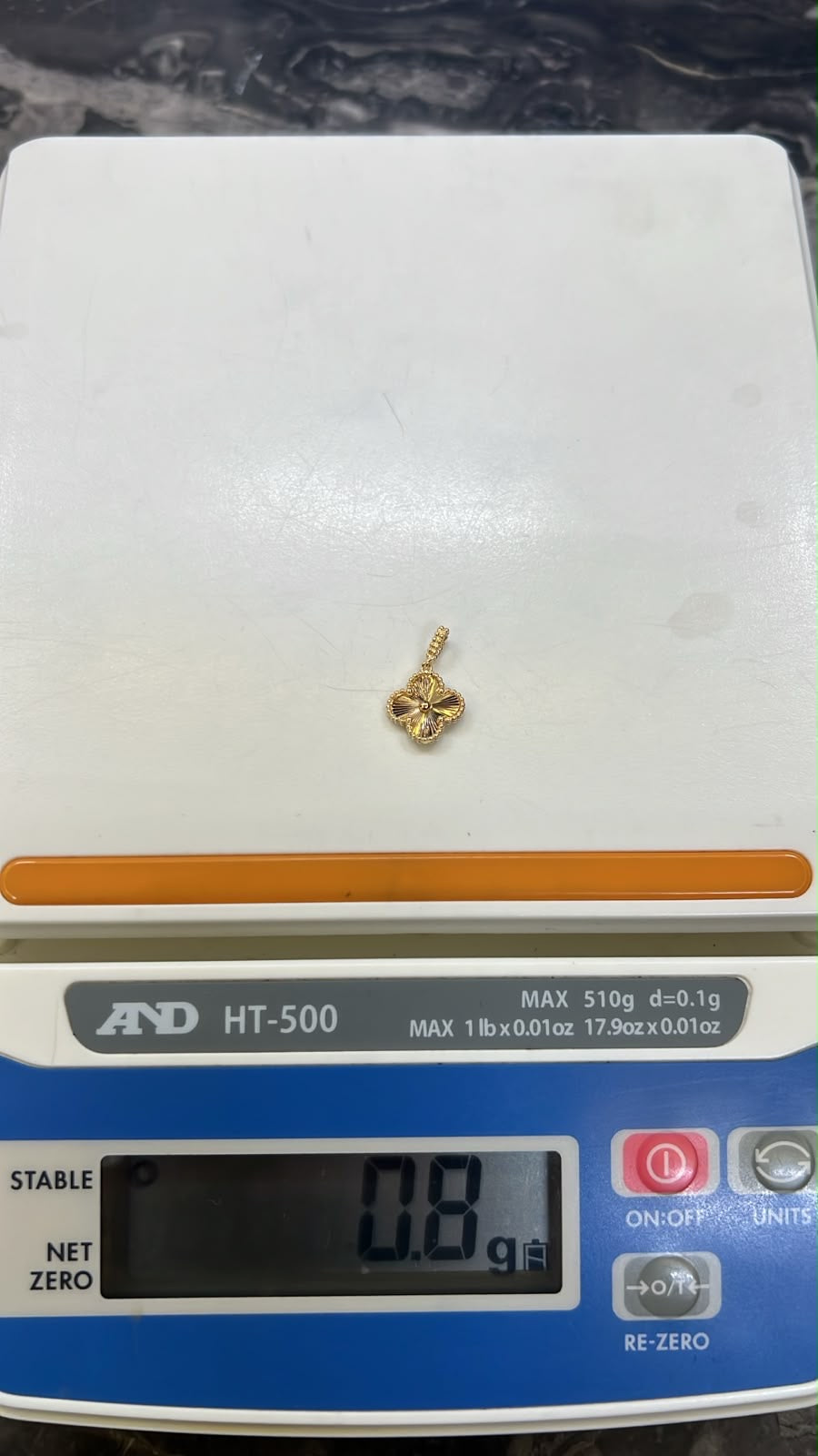 18K Solid Gold Clover Pendants | 0.9g & 1g