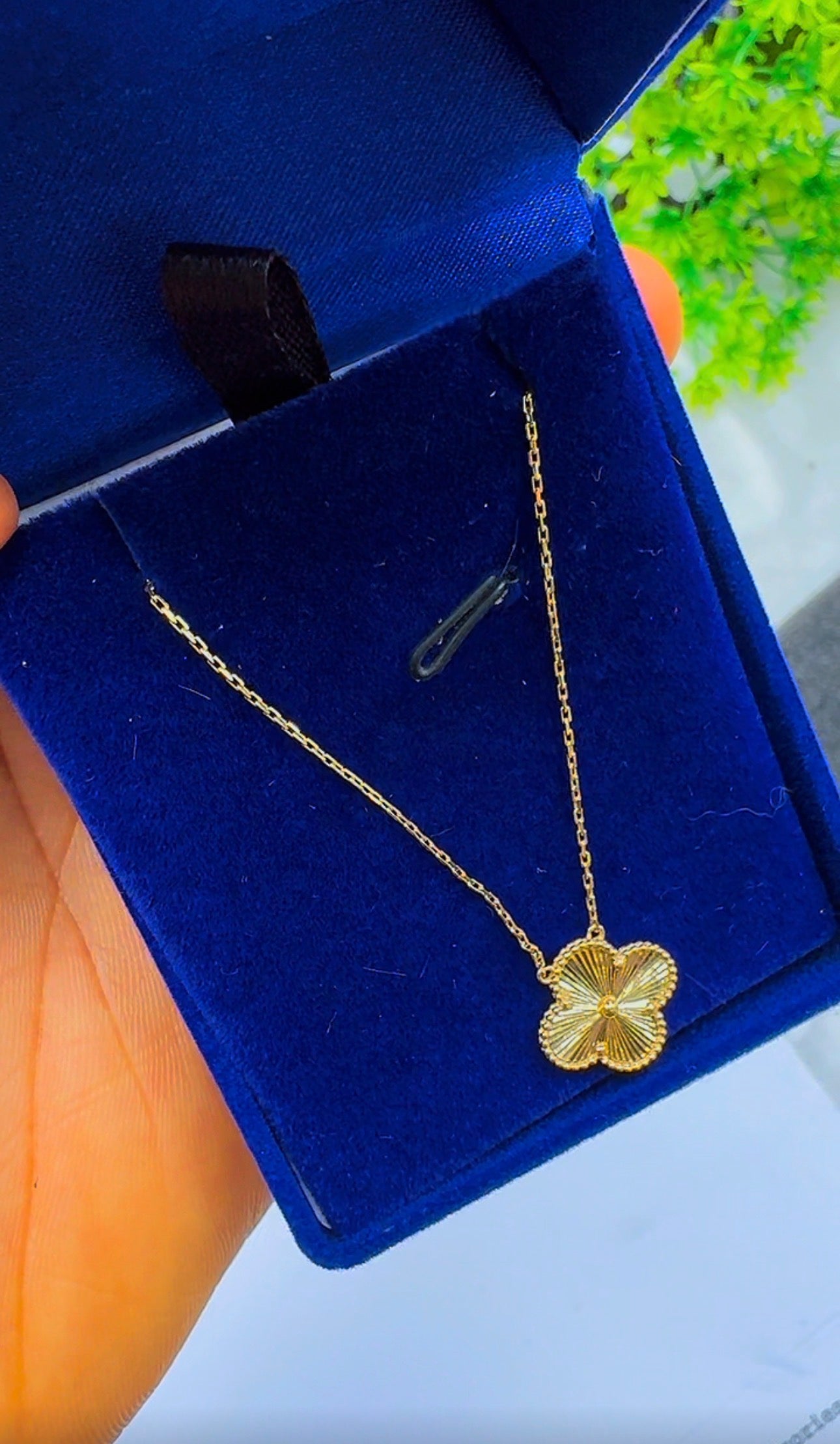 18K Solid Gold Single Motif Clover Chain Necklace 2.9g & 4.4g | 10mm & 12mm