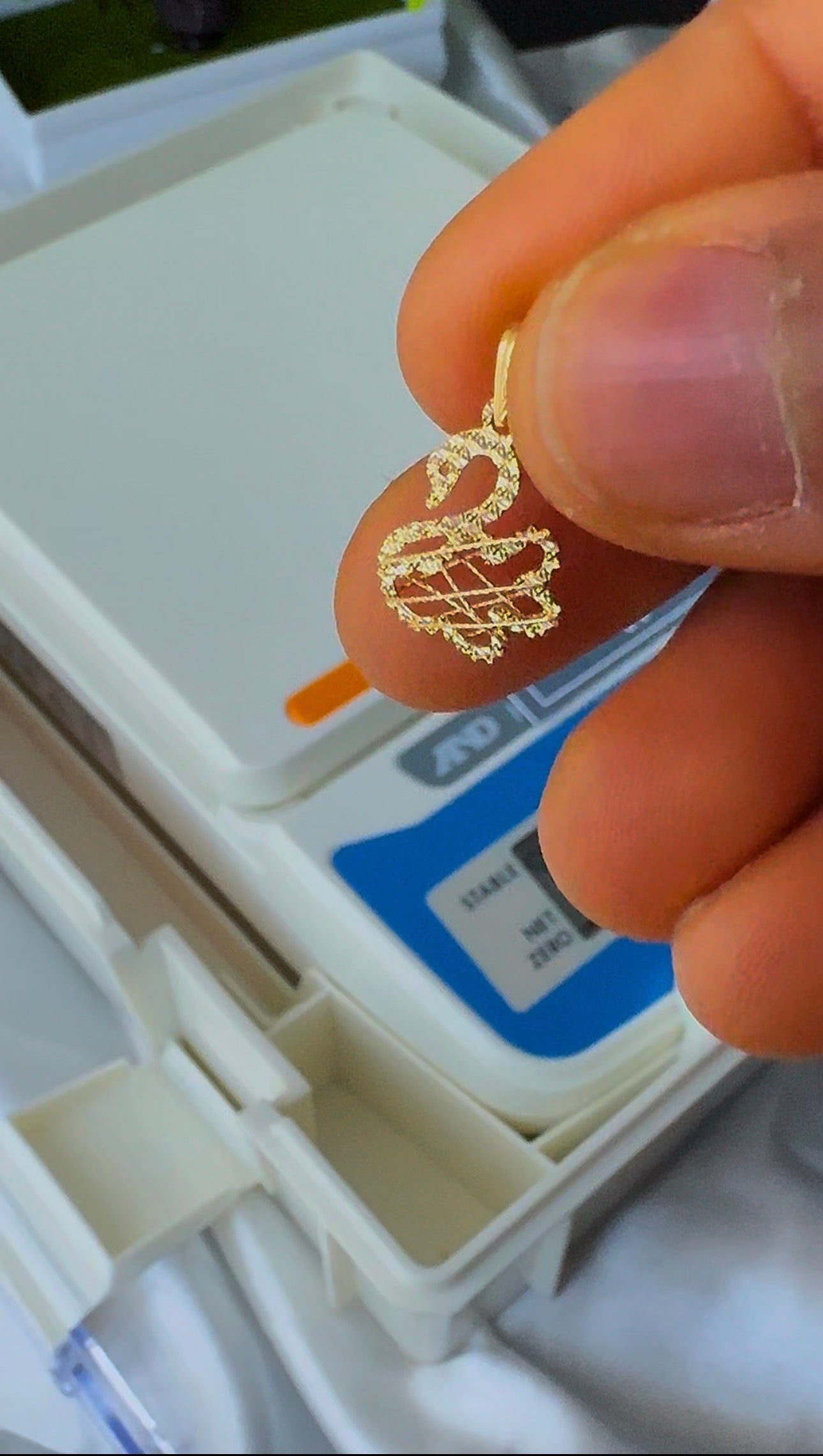 Dellarg 18ct Real Gold (Swan) Pendant