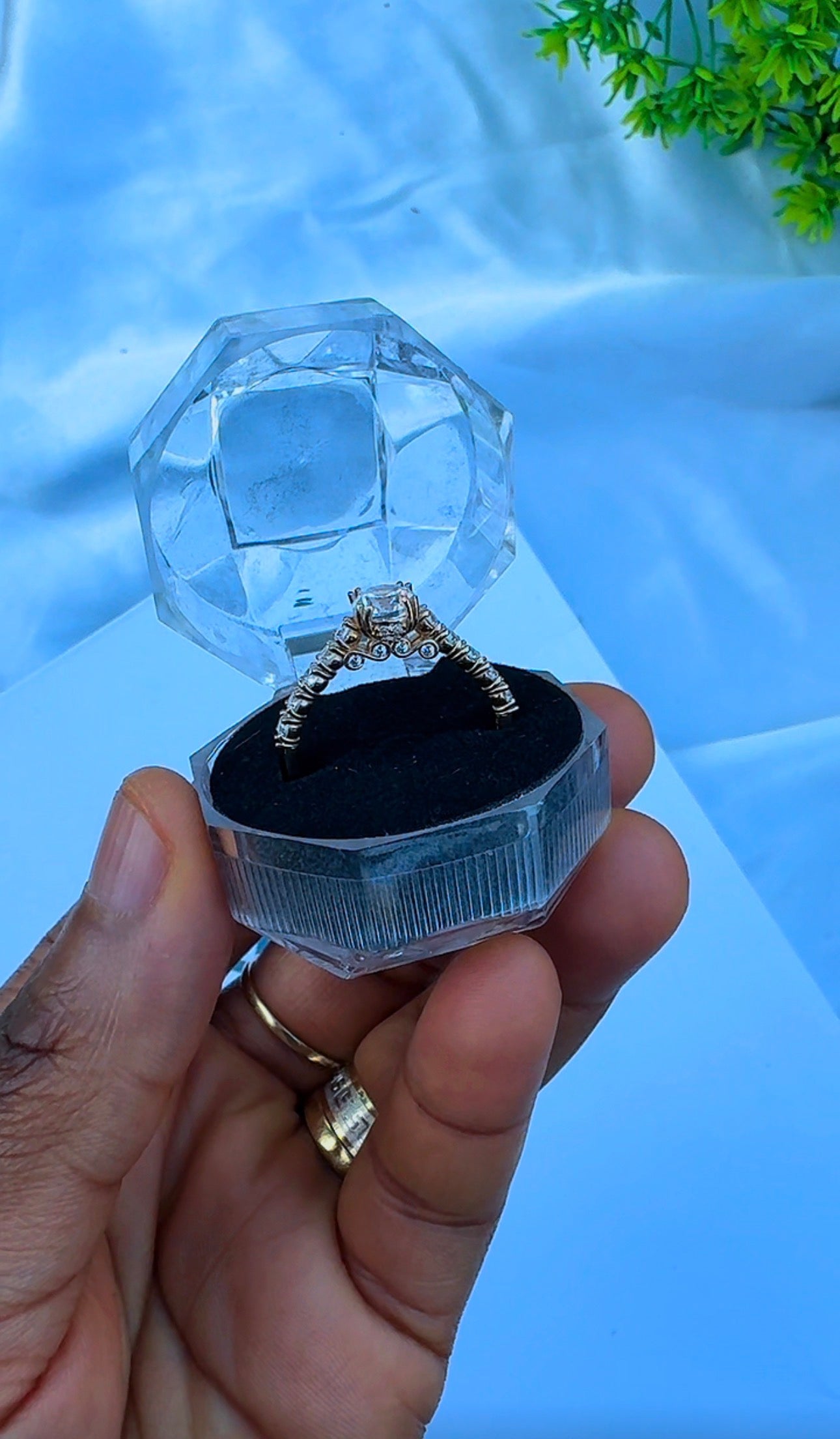 18K Solid Gold Engagement Ring For Women | Size 9 | 3.2g