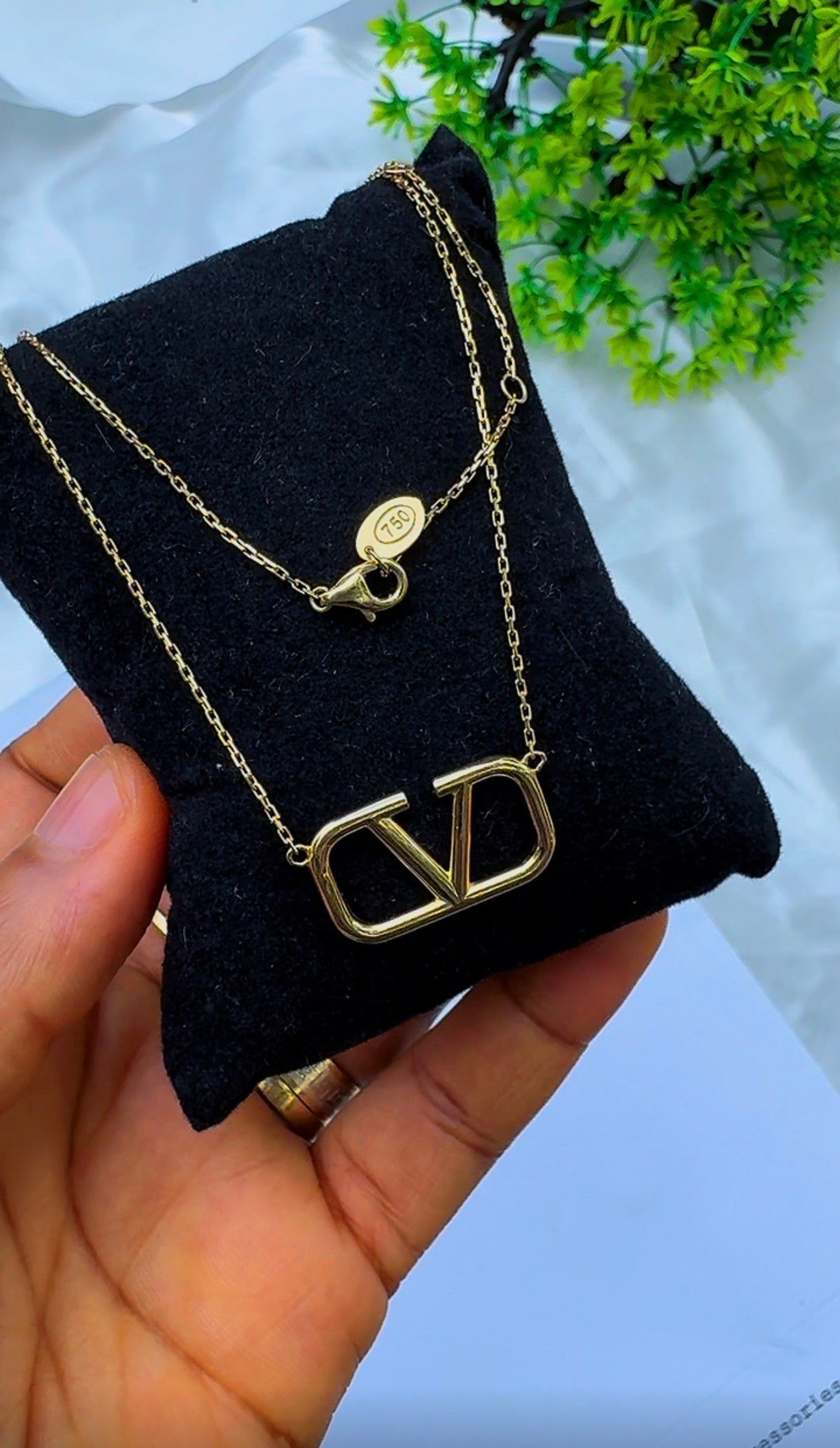 18K Solid Gold V Instant Chain Necklace For Women | 3.6g | 20 Inches (18” + 2”)