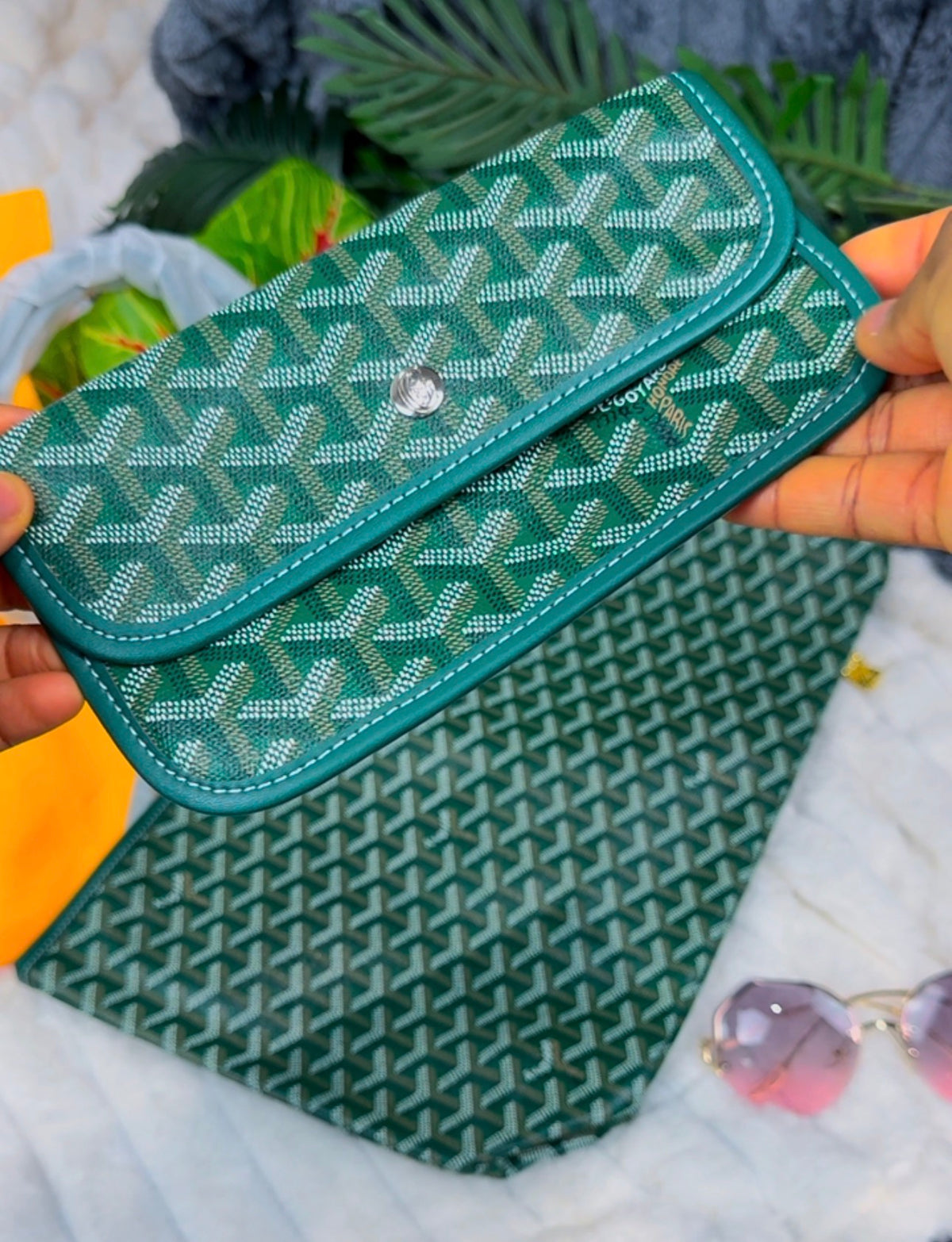 The Green G Patterned Tote Bag with Extra Pouch LASi020