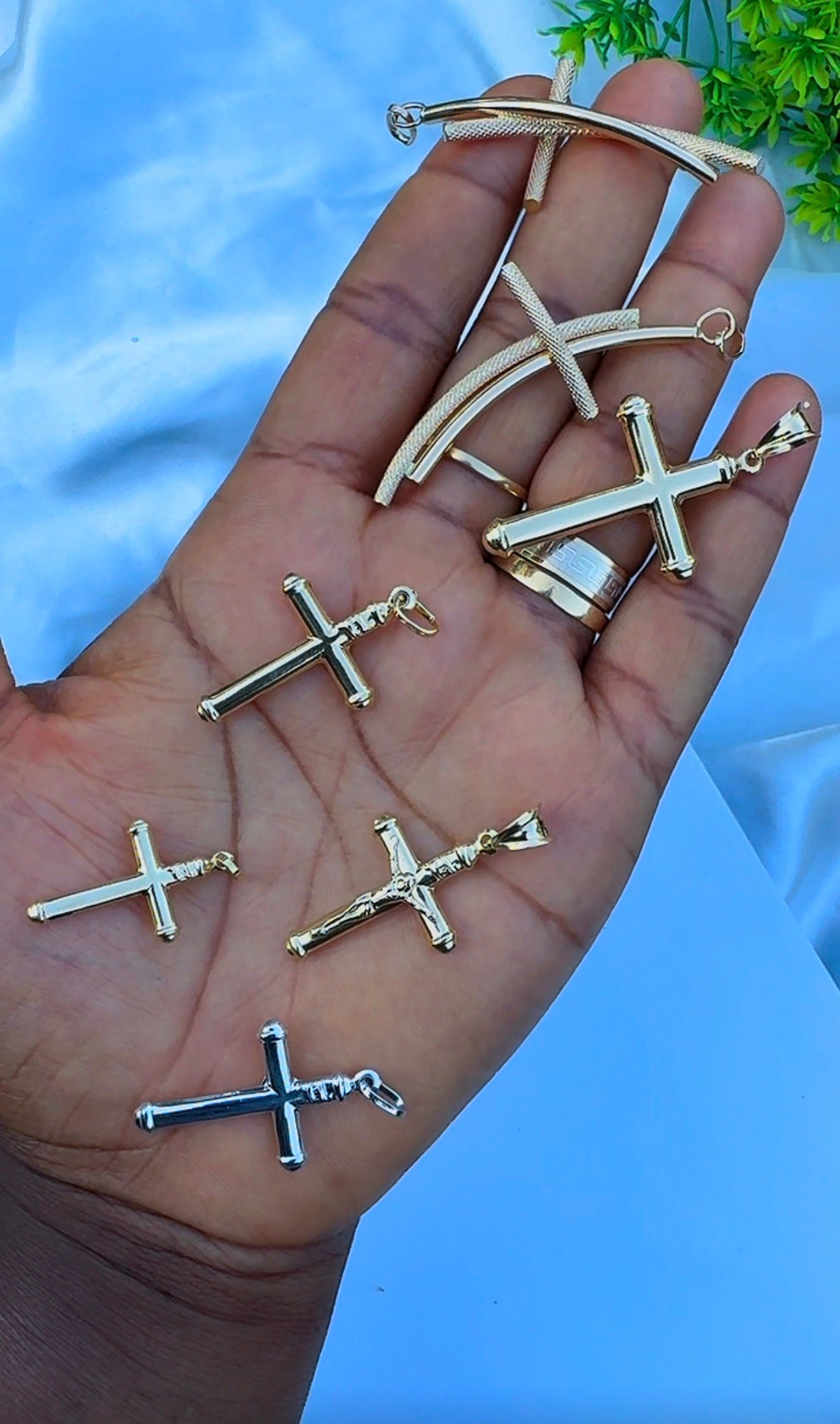 18K Solid Gold Cross Pendant | 1.8g