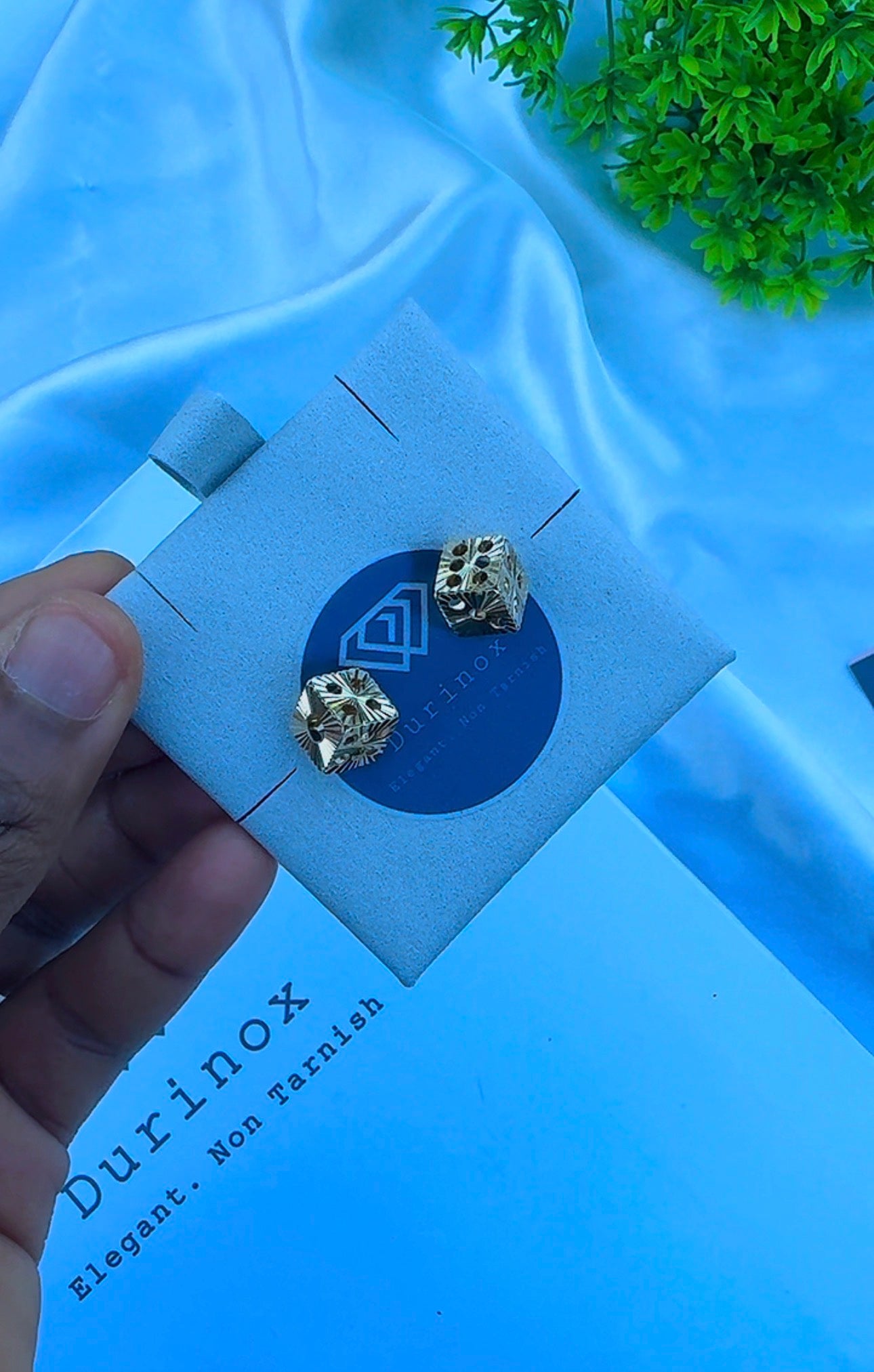 18ct Solid Gold Cube Stud Earrings | 3.1g
