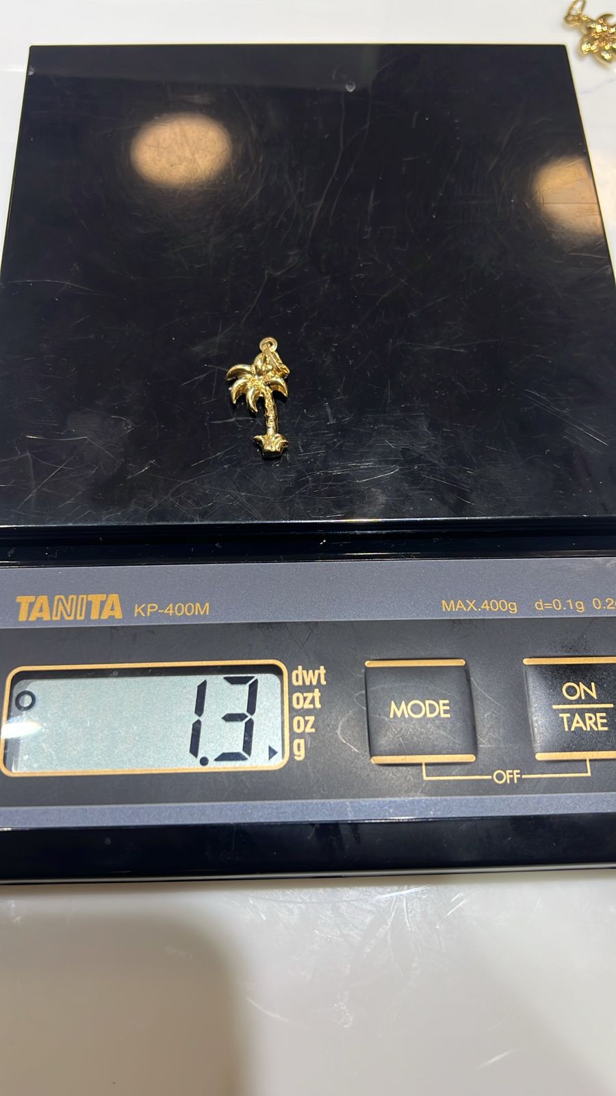 Degaak 18Karat Pure Gold Minimalist Pendant