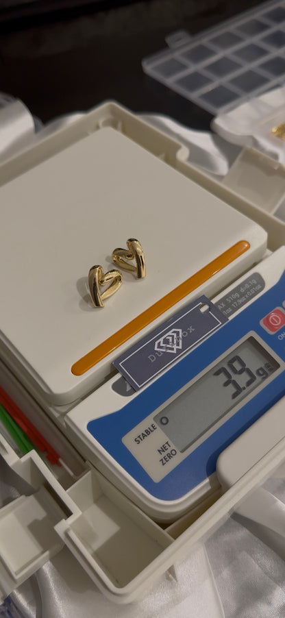 Deget 18 Karat Pure Gold Love Stud Earrings