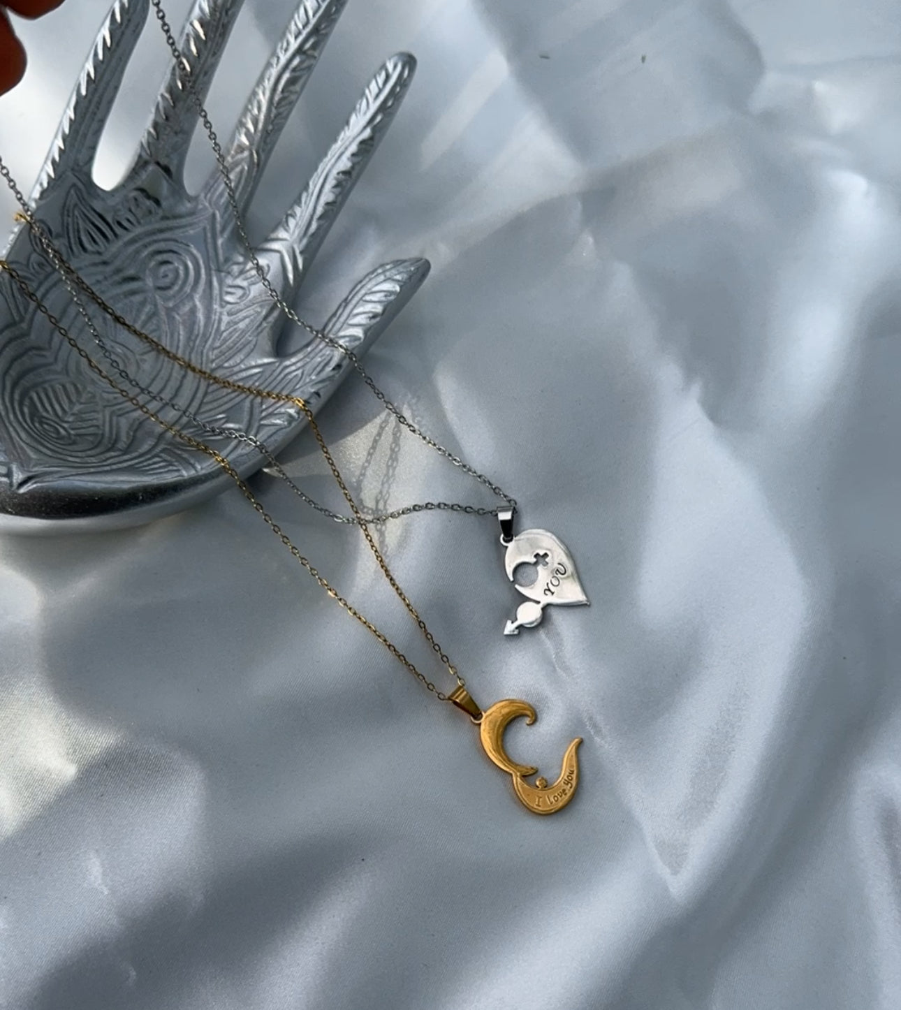 Order Dica Love Necklace