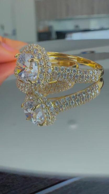 Degam Pure 18 Karat Italian Gold Bridal Engagement Ring Set