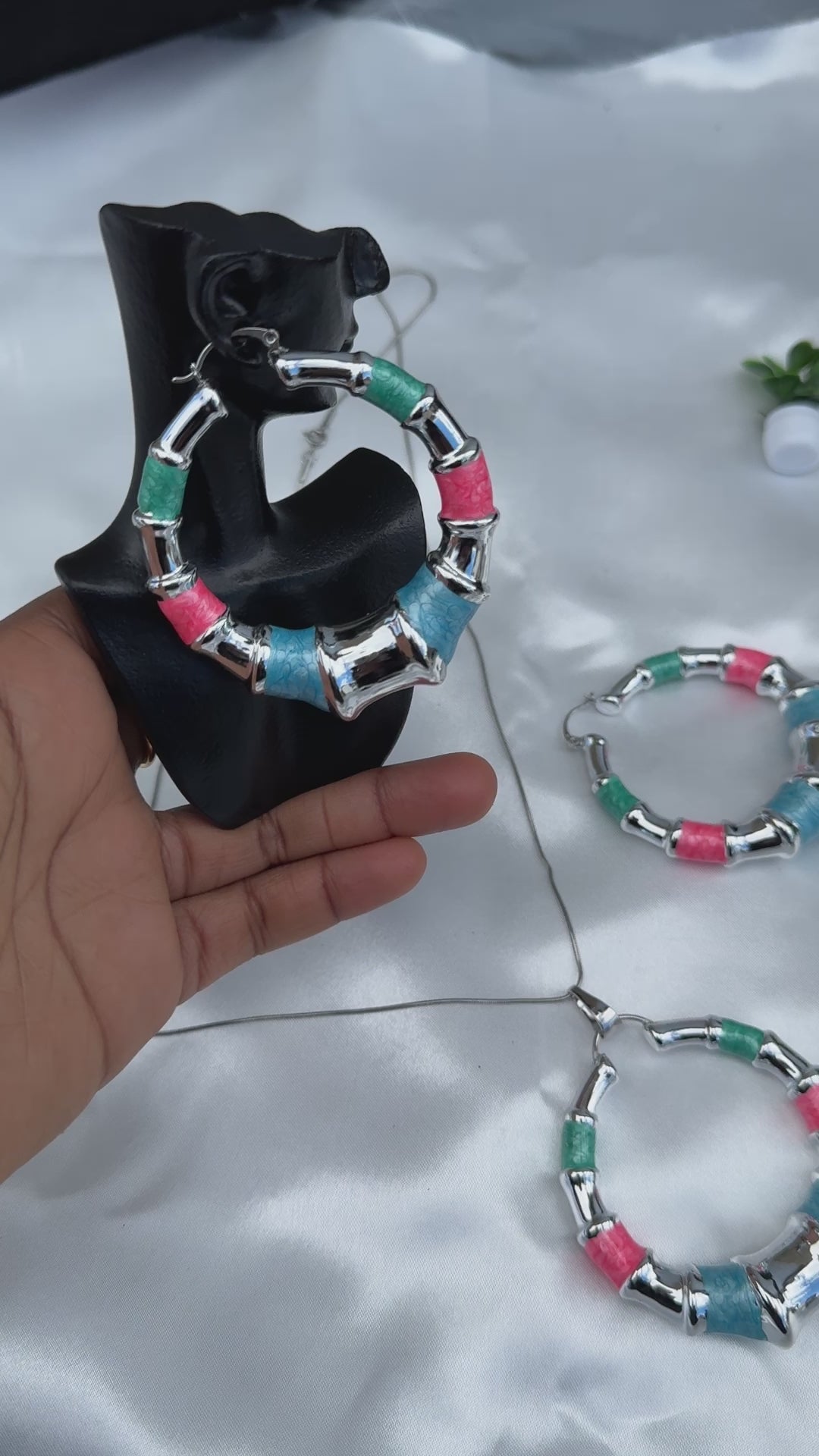 Video Demo | Dexxa Bold & Chunky Colourful Jewellery Set 22” Chain