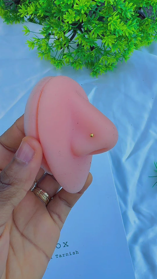 18 Karat Sold Gold Tiny Nose Pin